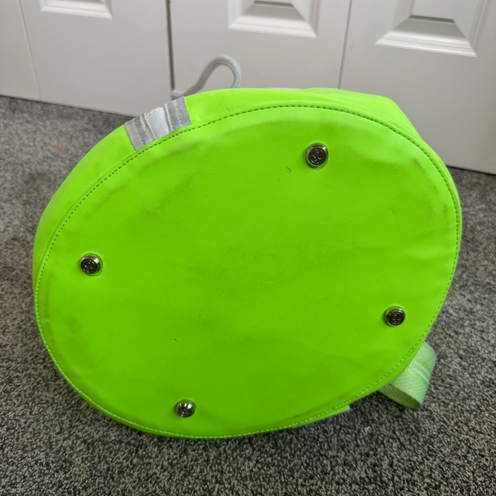 Lululemon Rally Backpack White Neon Green Drawstring Bucket Bag Athletic Gym - Picture 8 of 16